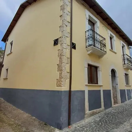 Casa Tricaglio Vila